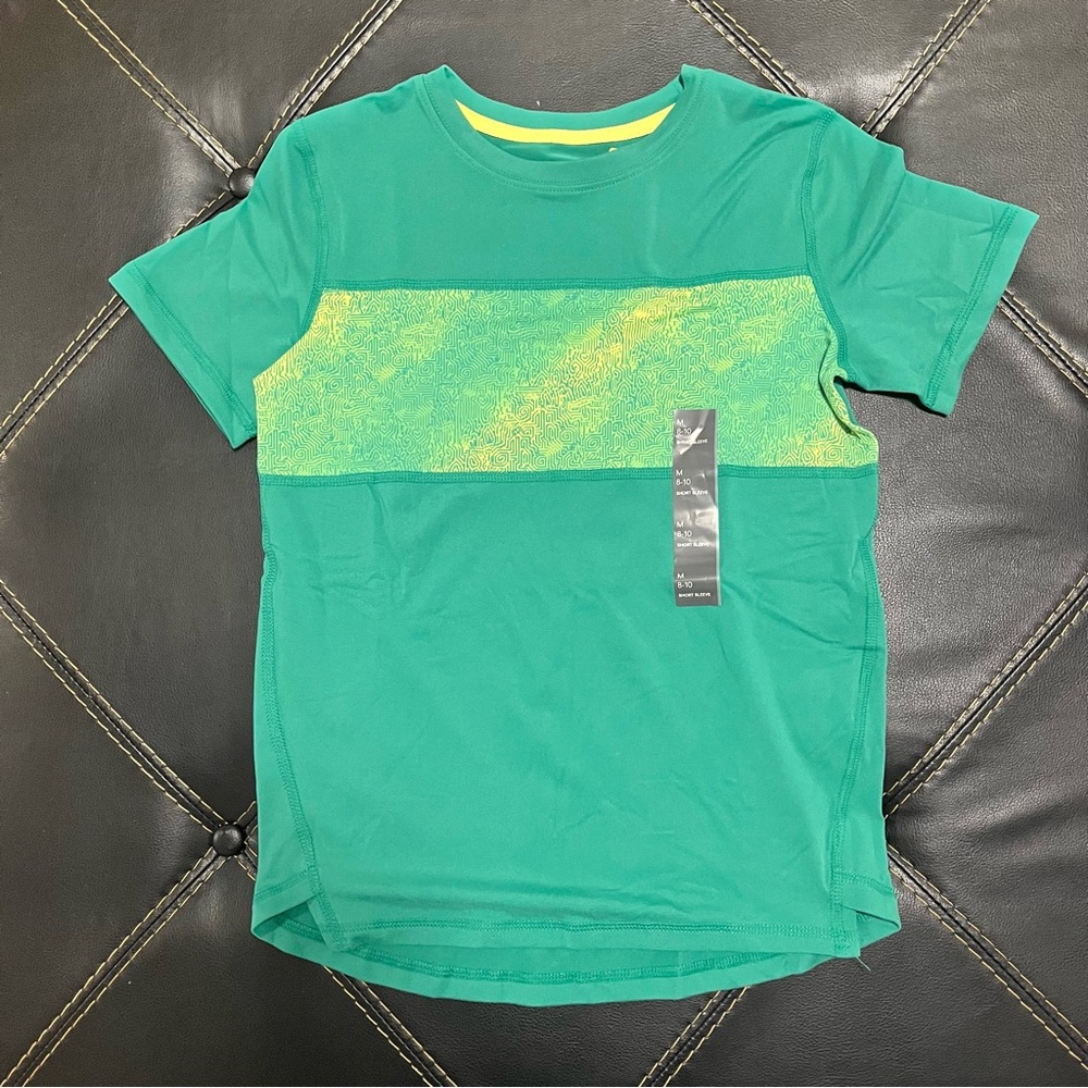 Boy’s Set of Two Tee Shirts All in Motion NWT - Picture 3 of 4